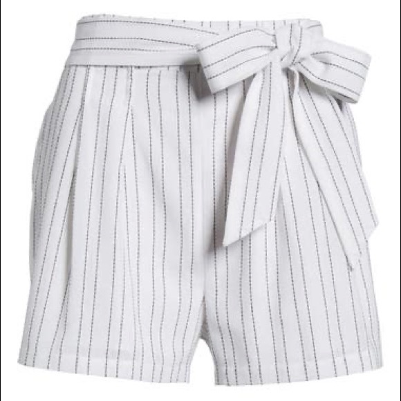 J.O.A (Just One Answer) High Waisted White Tie Front Shorts - Size Large - Picture 5 of 9